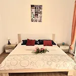 Appartamento Umago Inn *
