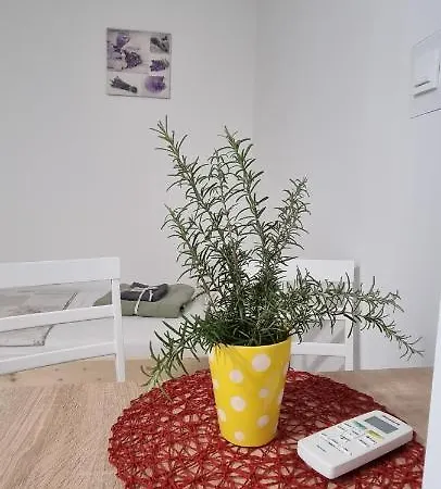 Umago Inn Apartament *